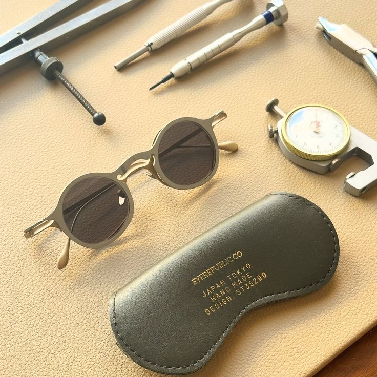 LUNETTE SOLEILE HOMME COFFRE